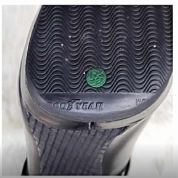 B Brian Atwood Factorium Leather Booties - Picture 8 of 10